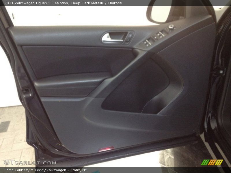 Deep Black Metallic / Charcoal 2011 Volkswagen Tiguan SEL 4Motion