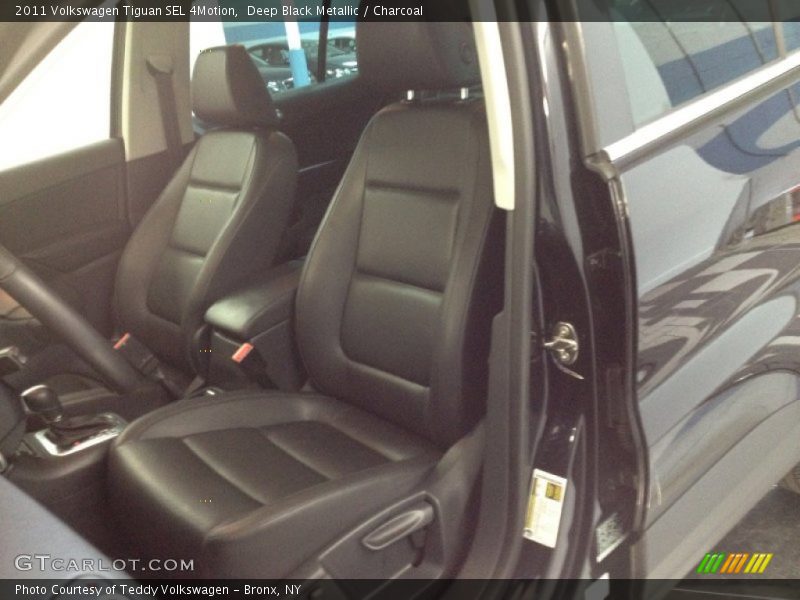 Deep Black Metallic / Charcoal 2011 Volkswagen Tiguan SEL 4Motion