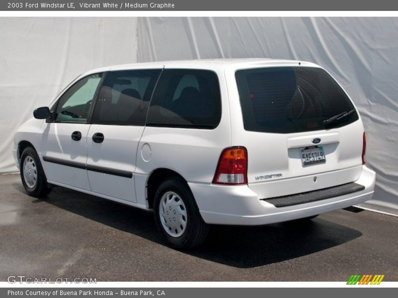Vibrant White / Medium Graphite 2003 Ford Windstar LE