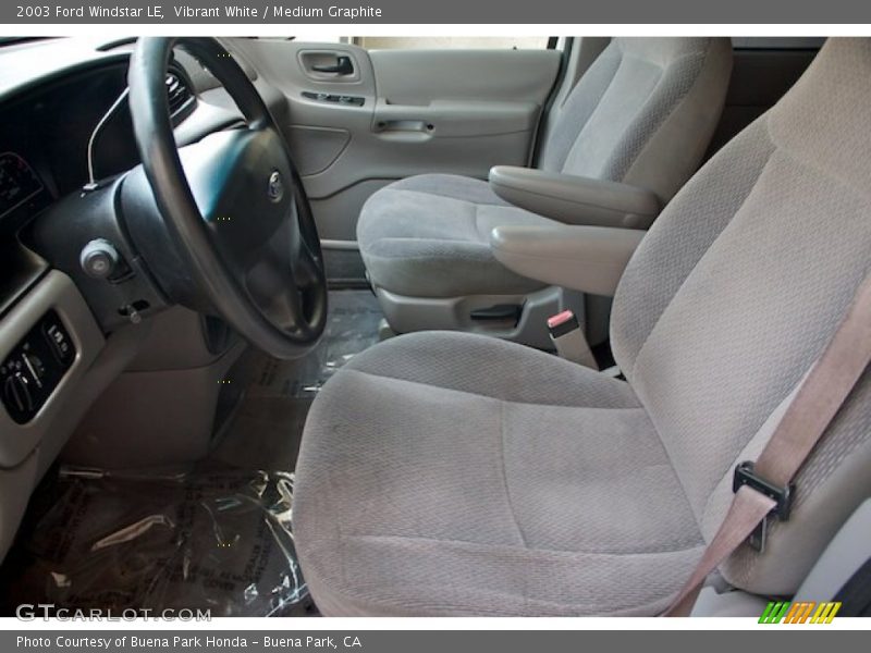 Vibrant White / Medium Graphite 2003 Ford Windstar LE