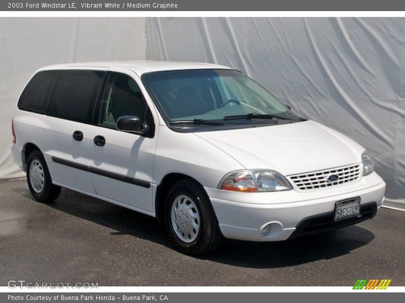 Vibrant White / Medium Graphite 2003 Ford Windstar LE