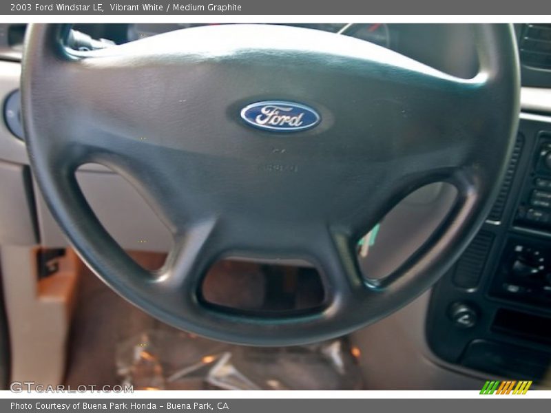 Vibrant White / Medium Graphite 2003 Ford Windstar LE