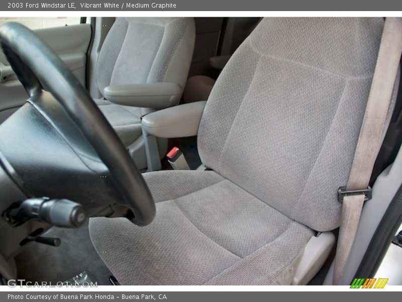 Vibrant White / Medium Graphite 2003 Ford Windstar LE
