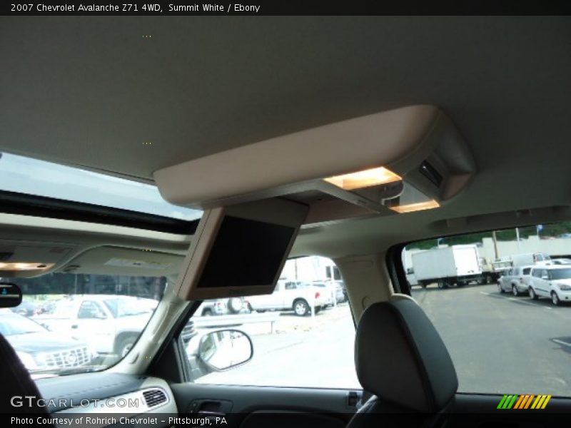 Summit White / Ebony 2007 Chevrolet Avalanche Z71 4WD