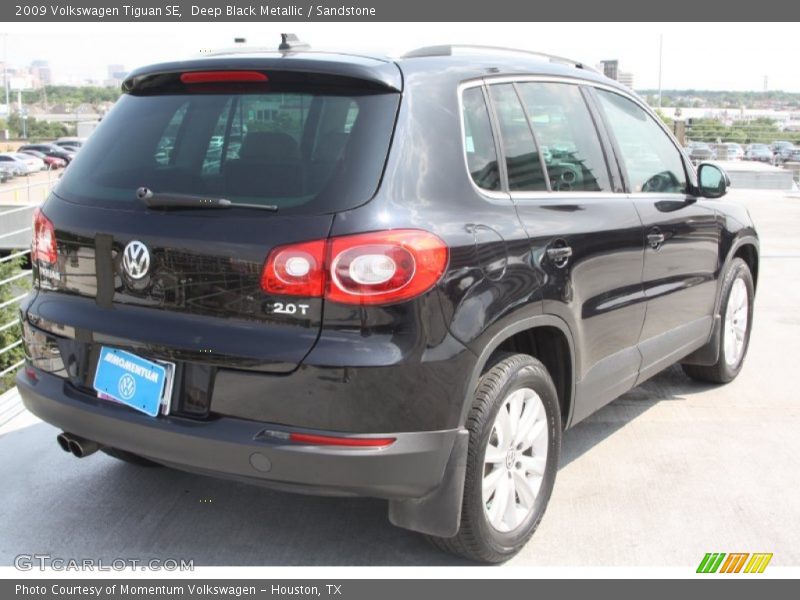 Deep Black Metallic / Sandstone 2009 Volkswagen Tiguan SE