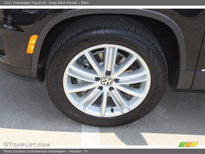 Deep Black Metallic / Black 2012 Volkswagen Tiguan SE