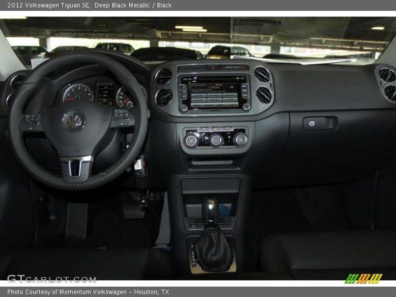 Deep Black Metallic / Black 2012 Volkswagen Tiguan SE