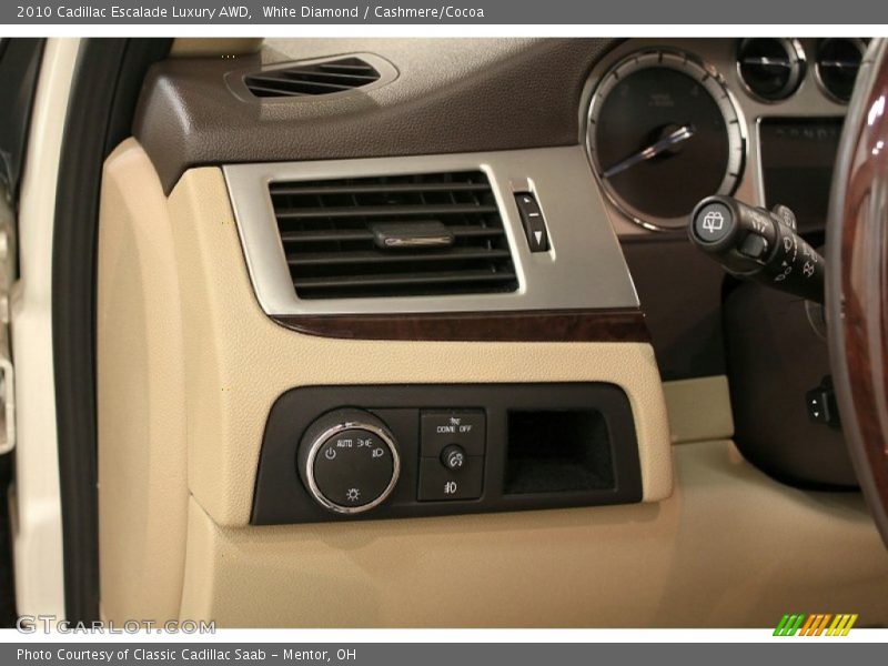 White Diamond / Cashmere/Cocoa 2010 Cadillac Escalade Luxury AWD