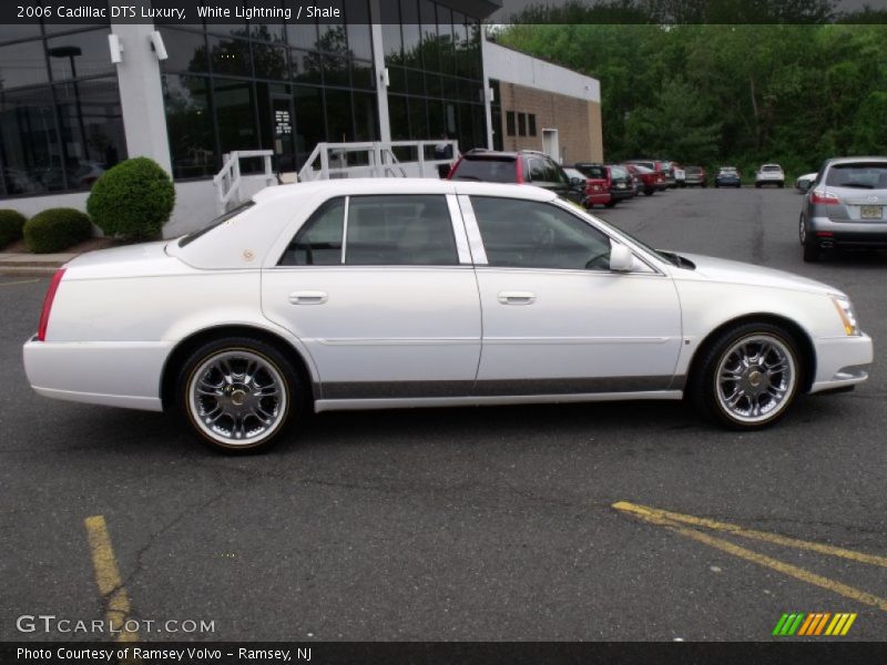White Lightning / Shale 2006 Cadillac DTS Luxury