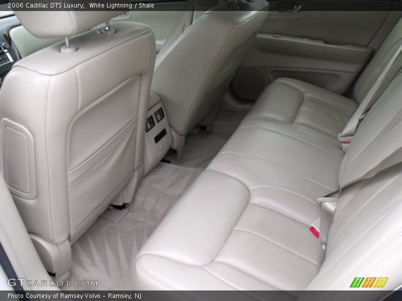 White Lightning / Shale 2006 Cadillac DTS Luxury