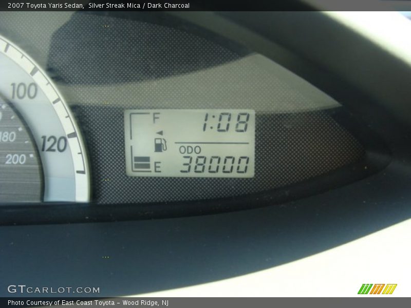 Silver Streak Mica / Dark Charcoal 2007 Toyota Yaris Sedan