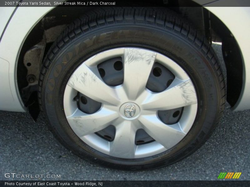 Silver Streak Mica / Dark Charcoal 2007 Toyota Yaris Sedan