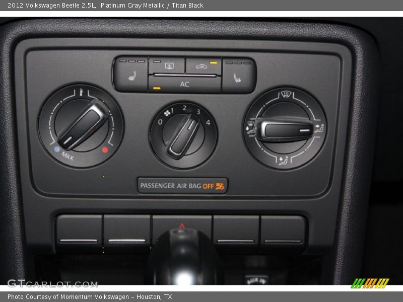 Platinum Gray Metallic / Titan Black 2012 Volkswagen Beetle 2.5L