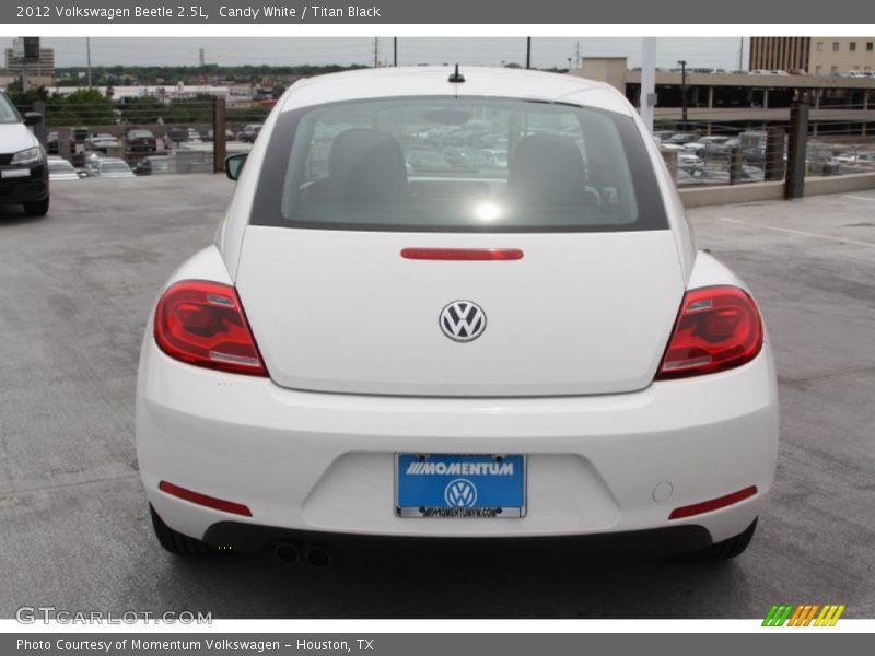 Candy White / Titan Black 2012 Volkswagen Beetle 2.5L
