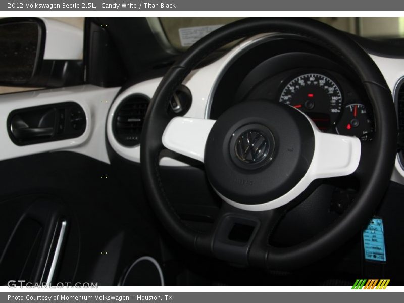 Candy White / Titan Black 2012 Volkswagen Beetle 2.5L