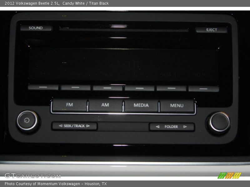 Candy White / Titan Black 2012 Volkswagen Beetle 2.5L