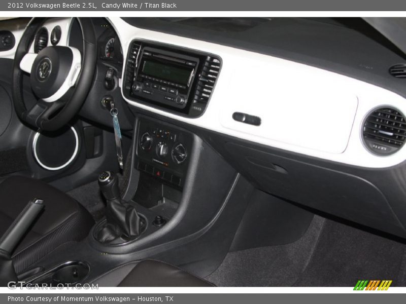 Candy White / Titan Black 2012 Volkswagen Beetle 2.5L