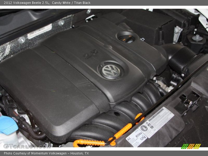 Candy White / Titan Black 2012 Volkswagen Beetle 2.5L