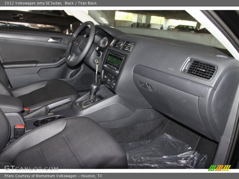 Black / Titan Black 2012 Volkswagen Jetta SE Sedan