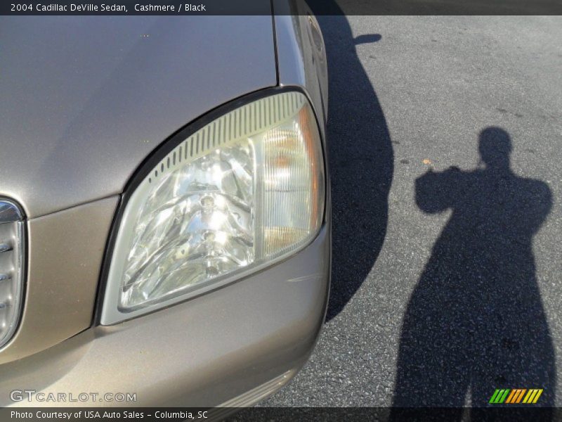 Cashmere / Black 2004 Cadillac DeVille Sedan