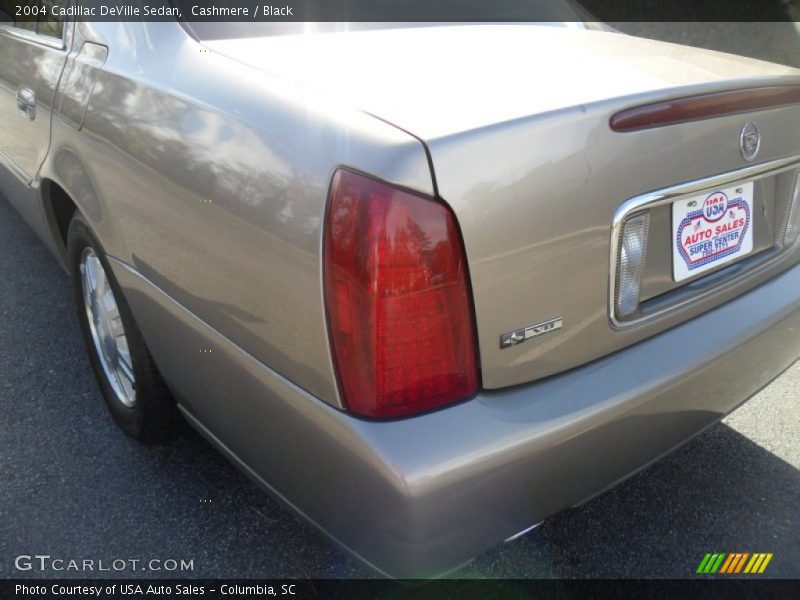 Cashmere / Black 2004 Cadillac DeVille Sedan