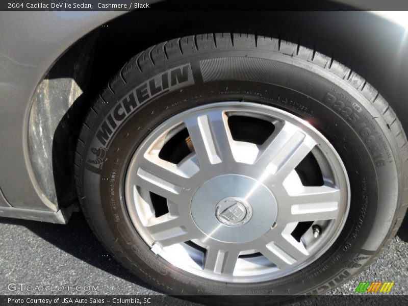 Cashmere / Black 2004 Cadillac DeVille Sedan