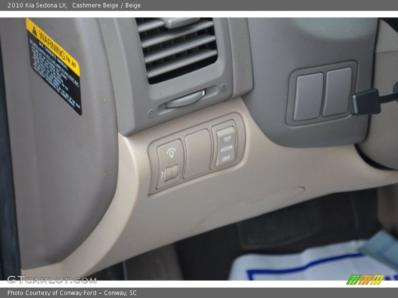 Cashmere Beige / Beige 2010 Kia Sedona LX