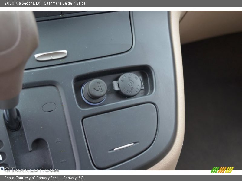 Cashmere Beige / Beige 2010 Kia Sedona LX