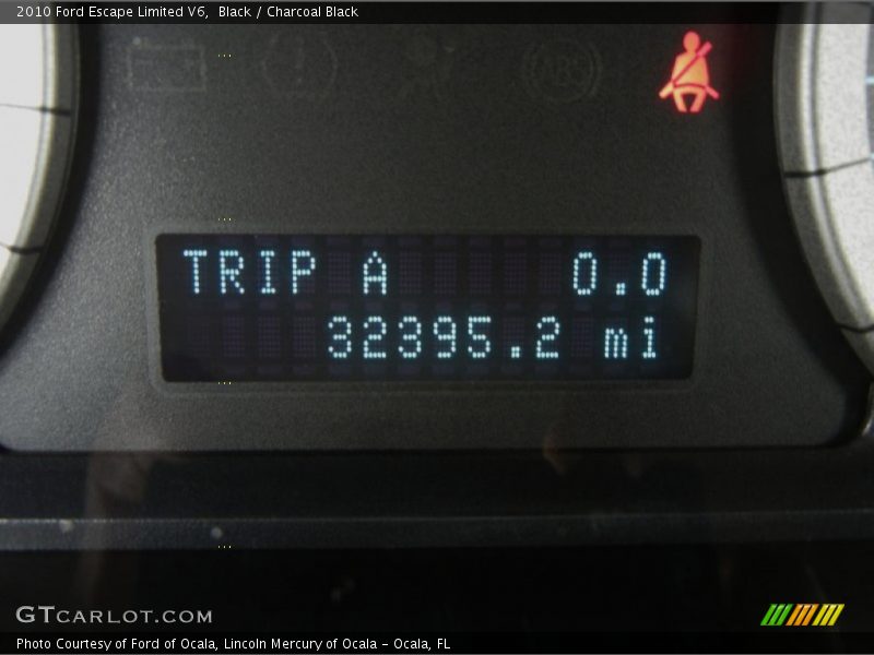 Black / Charcoal Black 2010 Ford Escape Limited V6
