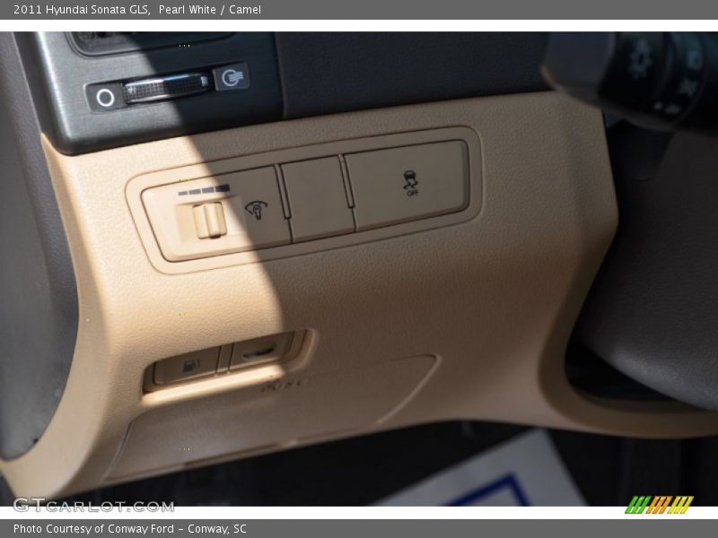 Pearl White / Camel 2011 Hyundai Sonata GLS