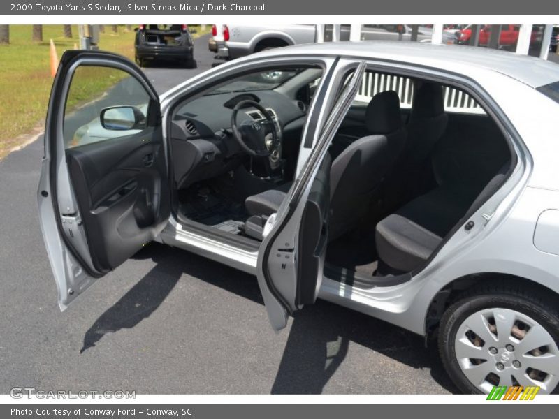 Silver Streak Mica / Dark Charcoal 2009 Toyota Yaris S Sedan