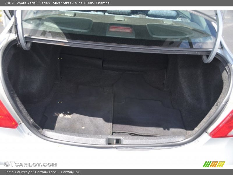 Silver Streak Mica / Dark Charcoal 2009 Toyota Yaris S Sedan