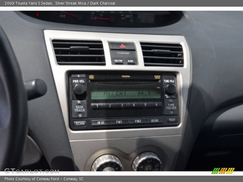 Controls of 2009 Yaris S Sedan