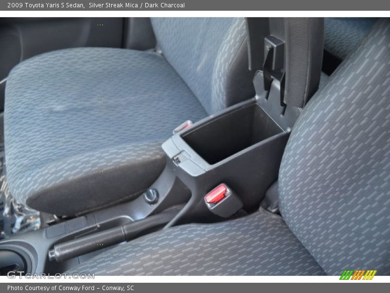 Silver Streak Mica / Dark Charcoal 2009 Toyota Yaris S Sedan