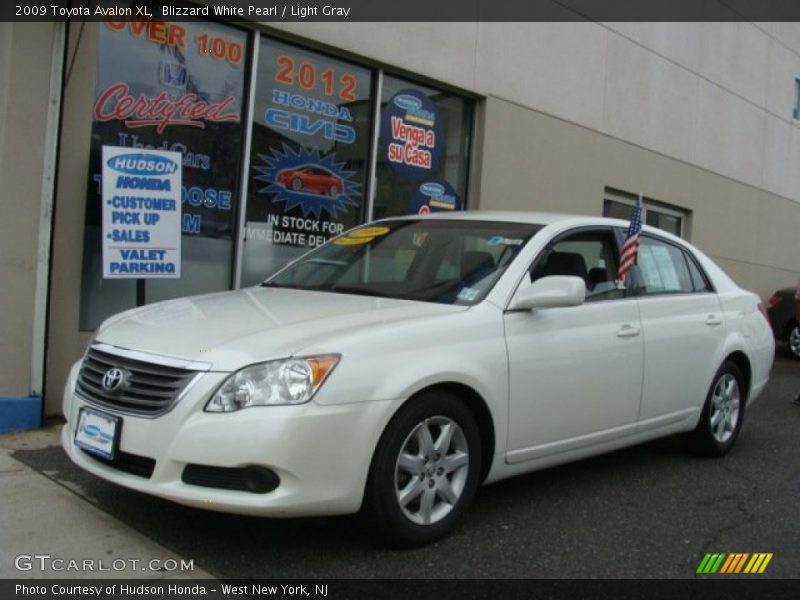 Blizzard White Pearl / Light Gray 2009 Toyota Avalon XL