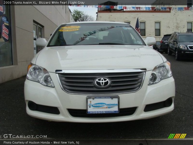 Blizzard White Pearl / Light Gray 2009 Toyota Avalon XL