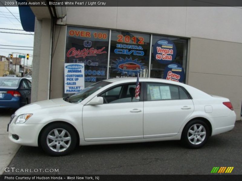 Blizzard White Pearl / Light Gray 2009 Toyota Avalon XL