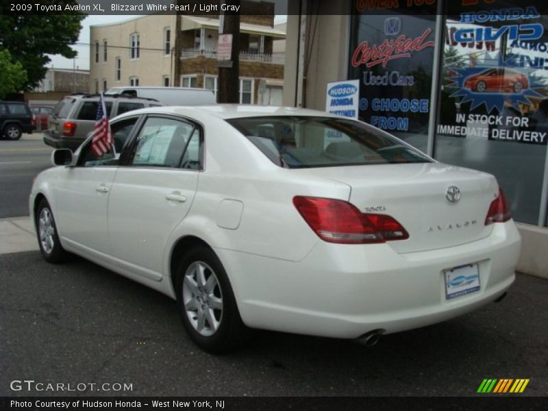 Blizzard White Pearl / Light Gray 2009 Toyota Avalon XL