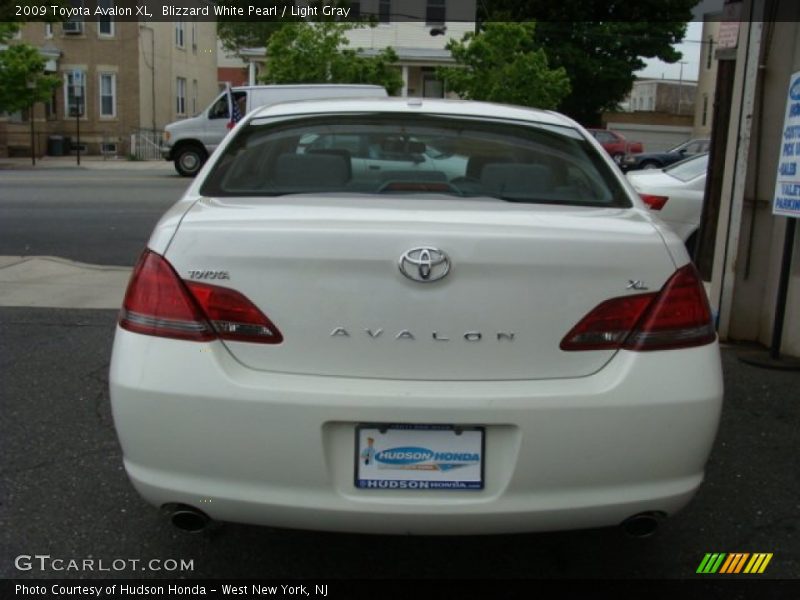 Blizzard White Pearl / Light Gray 2009 Toyota Avalon XL