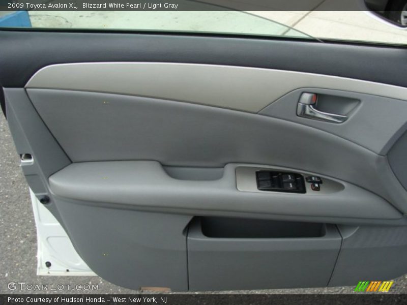 Blizzard White Pearl / Light Gray 2009 Toyota Avalon XL
