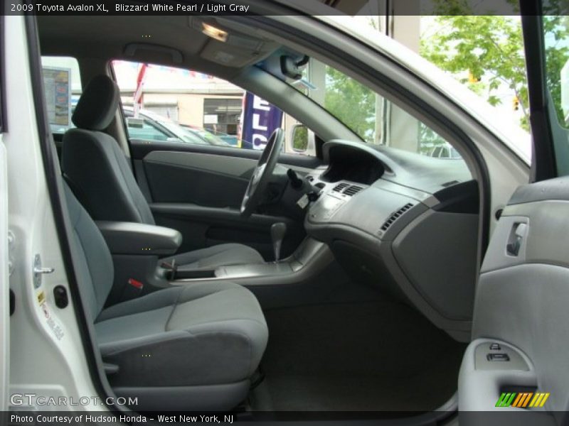 Blizzard White Pearl / Light Gray 2009 Toyota Avalon XL
