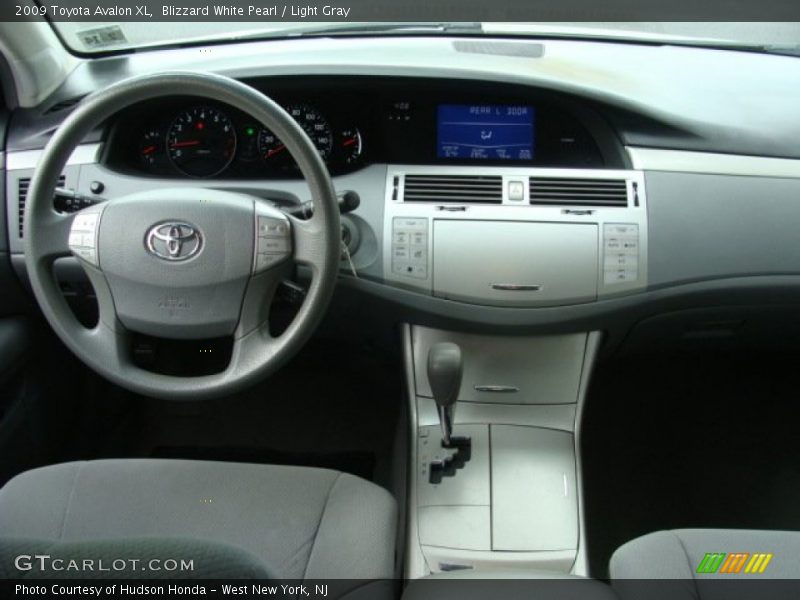 Blizzard White Pearl / Light Gray 2009 Toyota Avalon XL