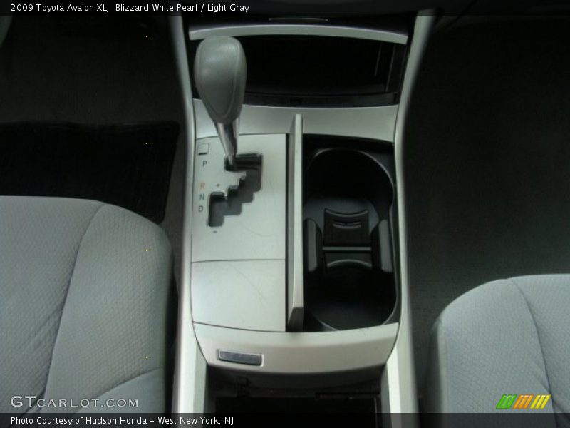 Blizzard White Pearl / Light Gray 2009 Toyota Avalon XL