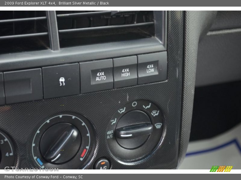 Brilliant Silver Metallic / Black 2009 Ford Explorer XLT 4x4