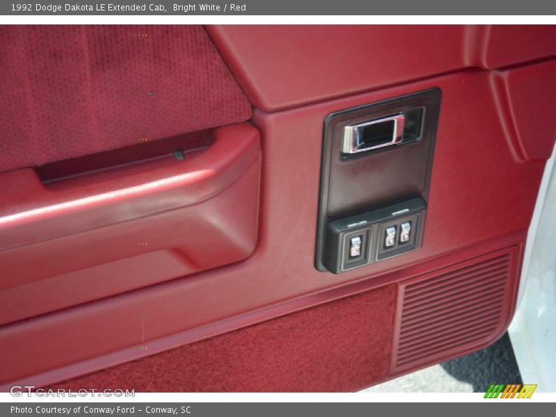 Bright White / Red 1992 Dodge Dakota LE Extended Cab