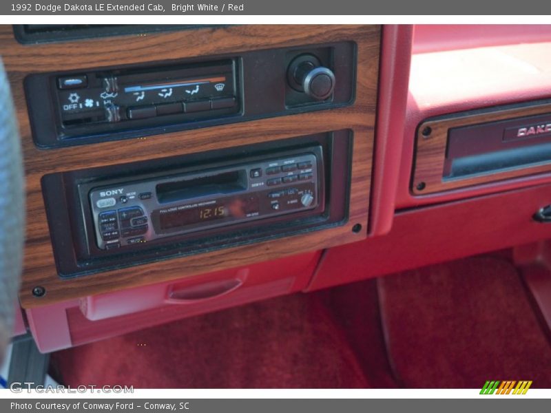 Bright White / Red 1992 Dodge Dakota LE Extended Cab