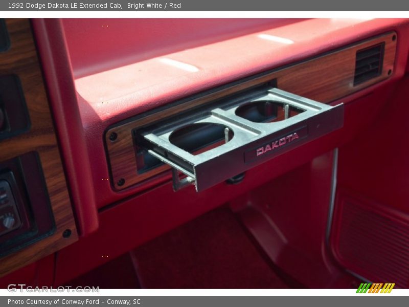 Bright White / Red 1992 Dodge Dakota LE Extended Cab