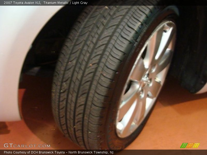 Titanium Metallic / Light Gray 2007 Toyota Avalon XLS