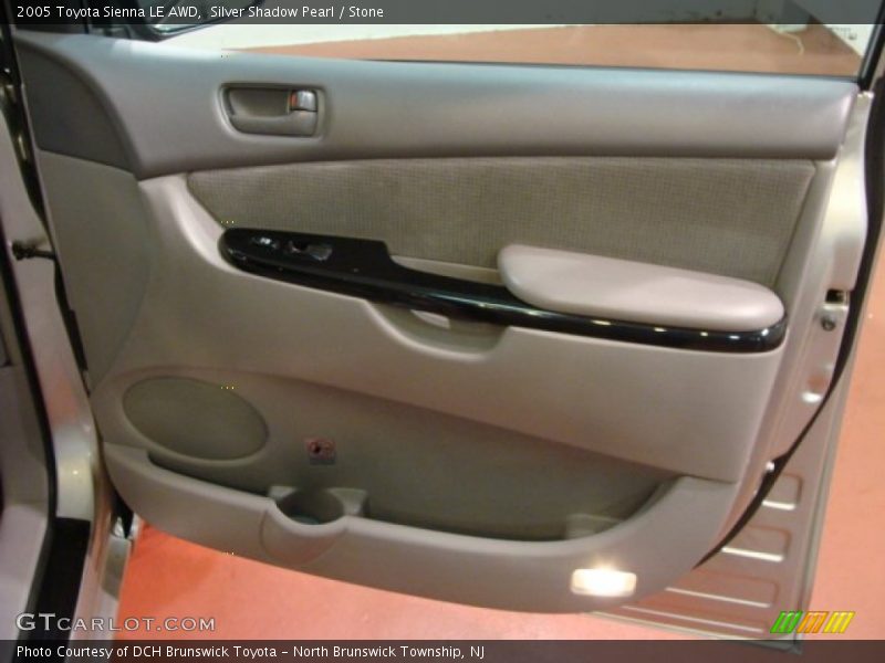 Silver Shadow Pearl / Stone 2005 Toyota Sienna LE AWD