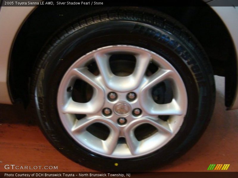 Silver Shadow Pearl / Stone 2005 Toyota Sienna LE AWD